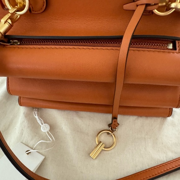 Tory Burch Radizwill accordion handbag - Picture 2 of 16